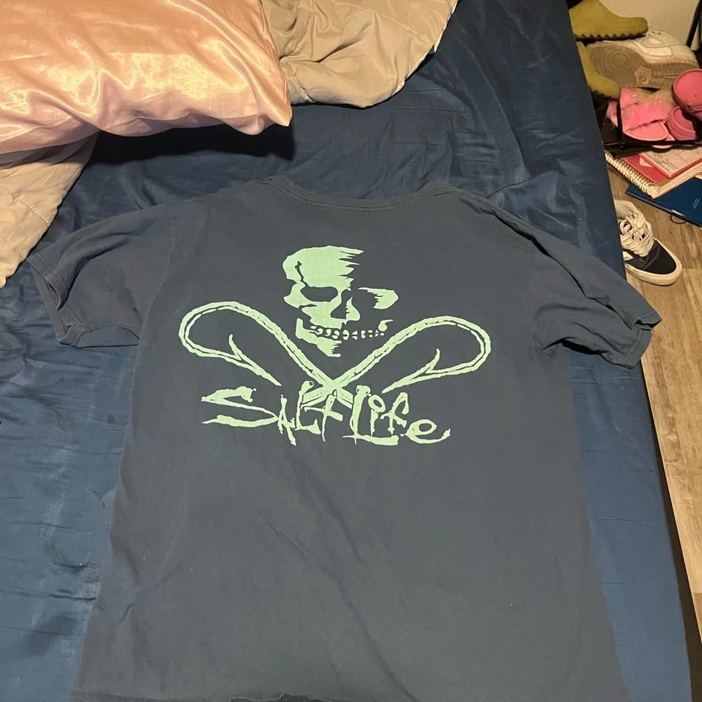 Salt Life t-shirt Medium. - Picture 5 of 6